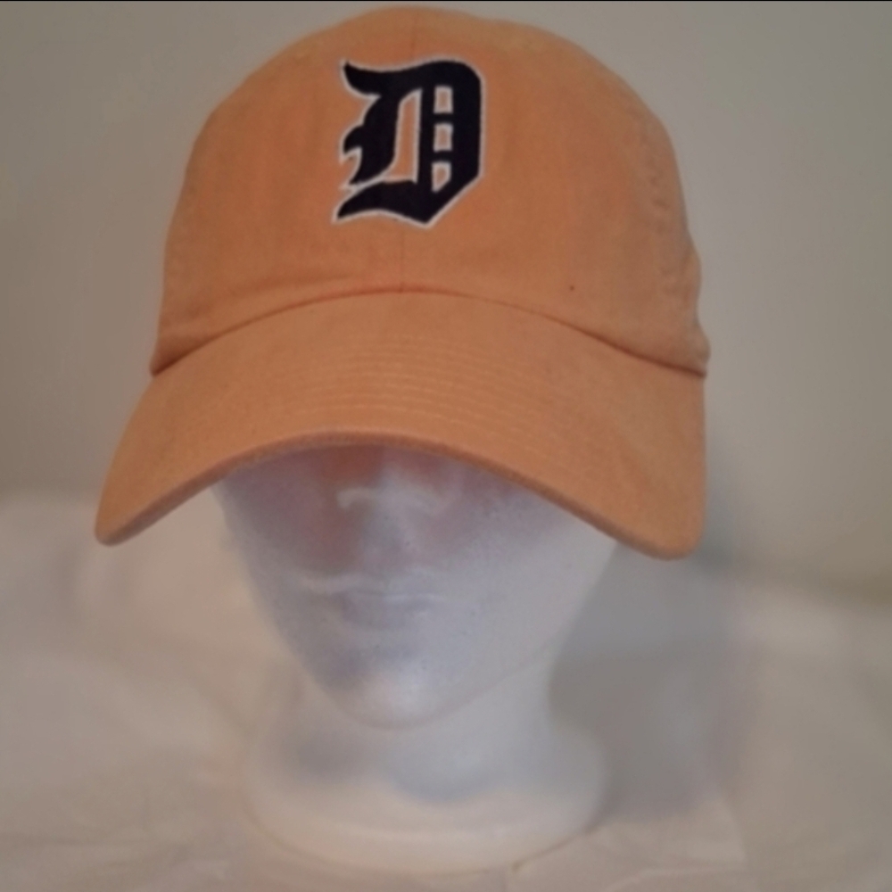 Kids NWOT Detroit Tigers🐅 Orange Cap with Embroided D.  ⚾️
